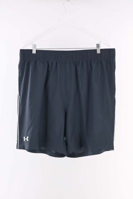 Pantaloni scurti Under Armour cu decupaj lateral si talie elastica, barbati