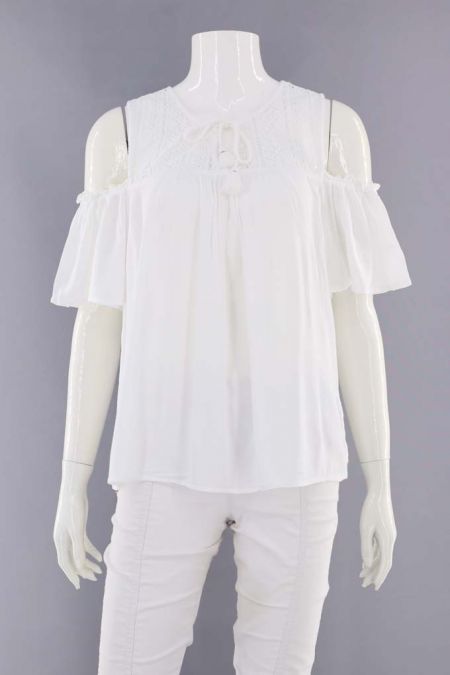 Tricou Tom Tailor din material creponat si aplicatii din dantela perforata, dama