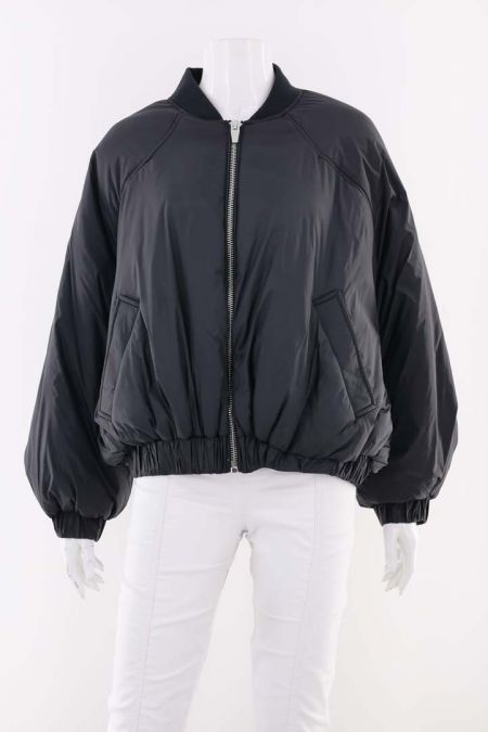 Geaca Zara model cromatic in stil bomber cu guler decupat, dama