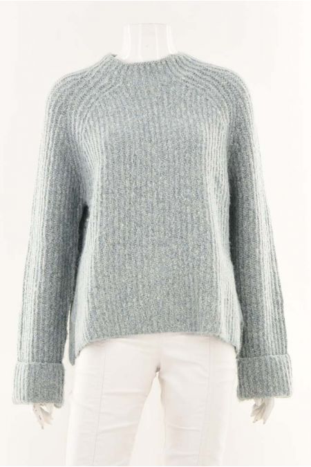 Pulover C&A model cromatic cu terminatii evazate, dama