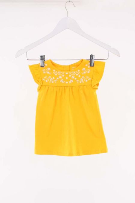 Tricou C&A model cu flori brodate si maneci valurite, fete